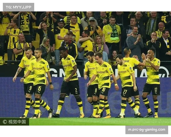 RB莱比锡对阵多特蒙德精彩瞬间：鲍姆加特纳梅开二度，两次接队友传中抢点破门如出一辙